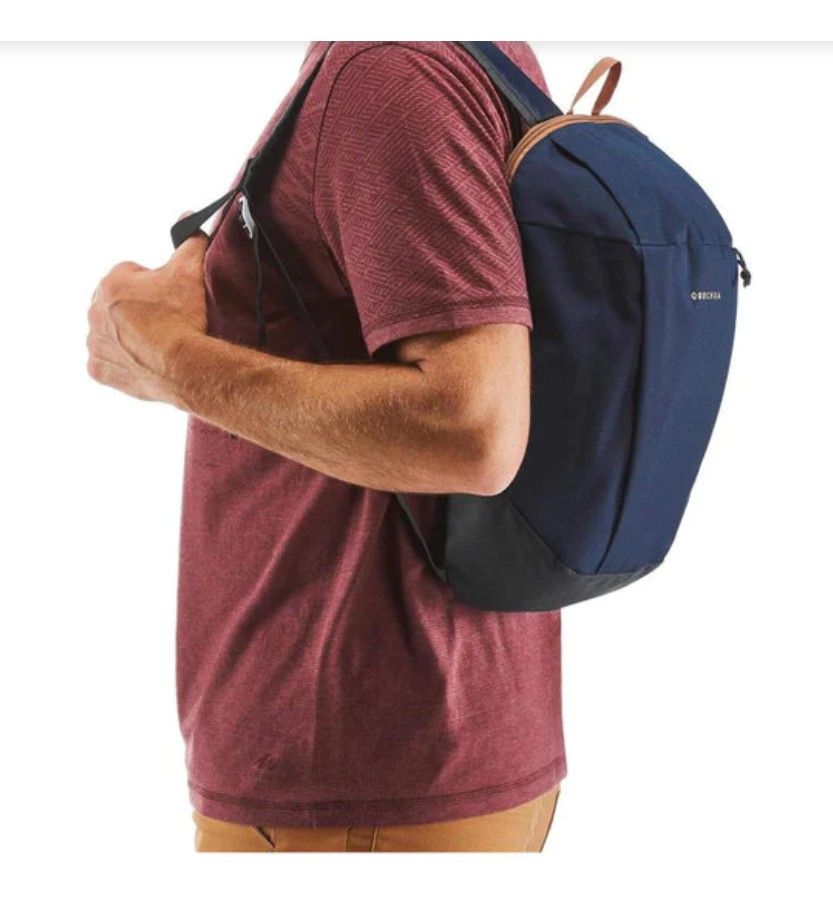 DECATHLON デカトロン QUECHUA ケシュア バックパック リュック ネイビー 新品未使用品|PayPayフリマ DECATHLON デカトロン バックパック*リュック☆ブラック☆