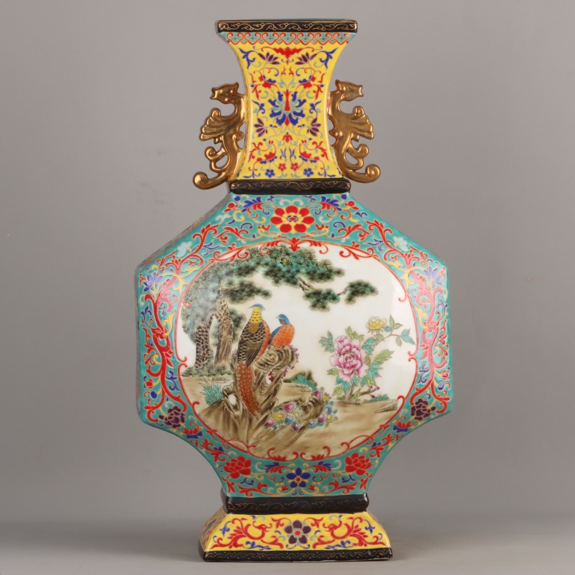 送料関税無料】 清雍正琺瑯彩金開窓花鳥紋両耳扁瓶』工芸品 磁器