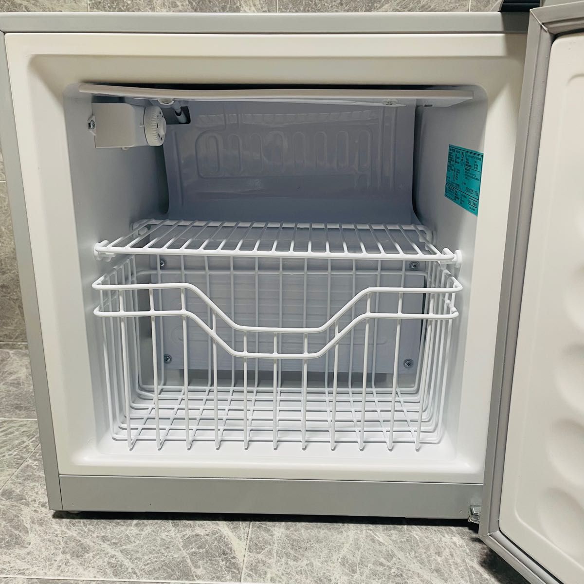 Haier ハイアール 家庭用 小型冷凍庫 38L JF-NU40G シルバー|PayPayフリマ