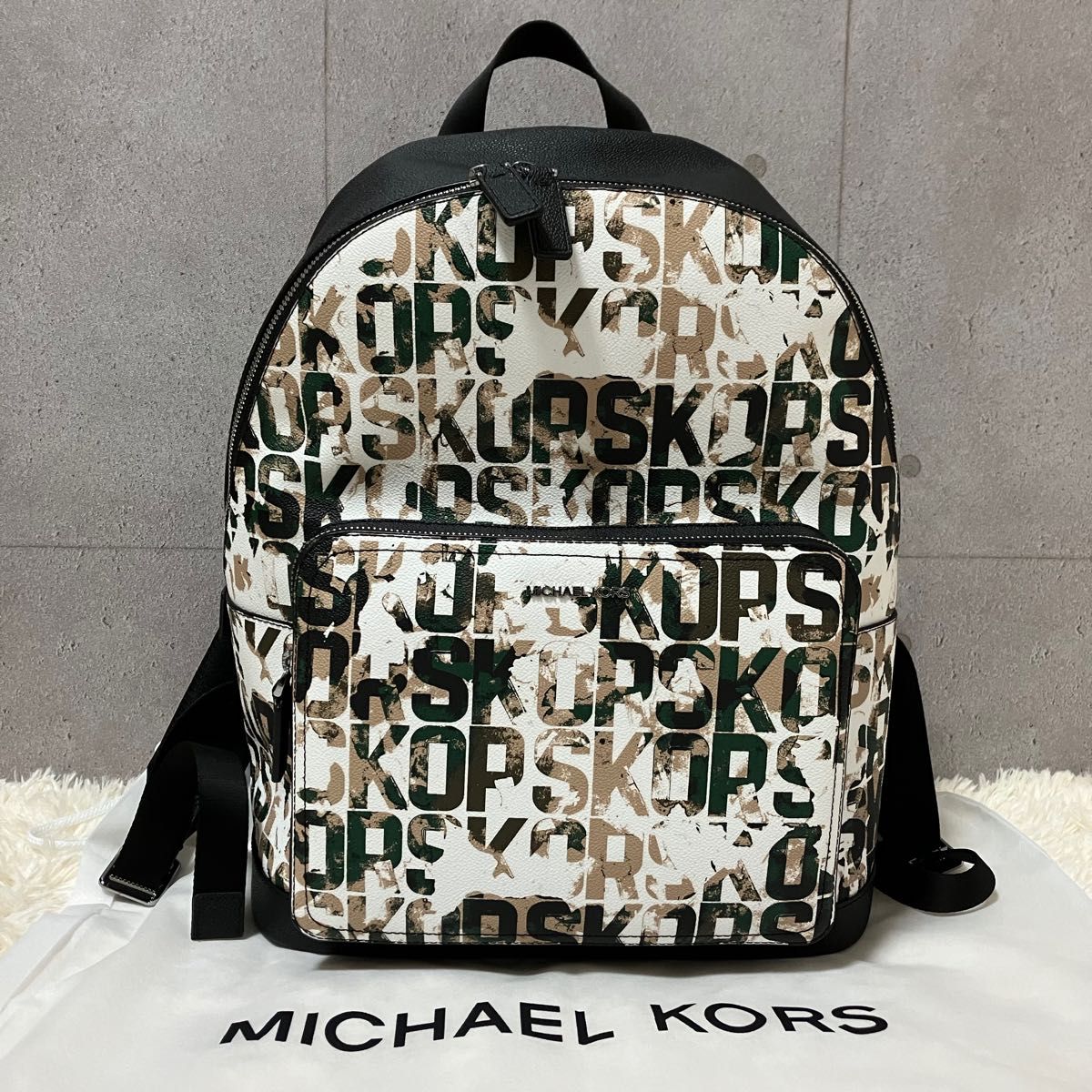 未使用級！MICHAEL KORS マイケルコース リュック バックパック カジュアル PVC 総柄 プリント 希少 ブラック