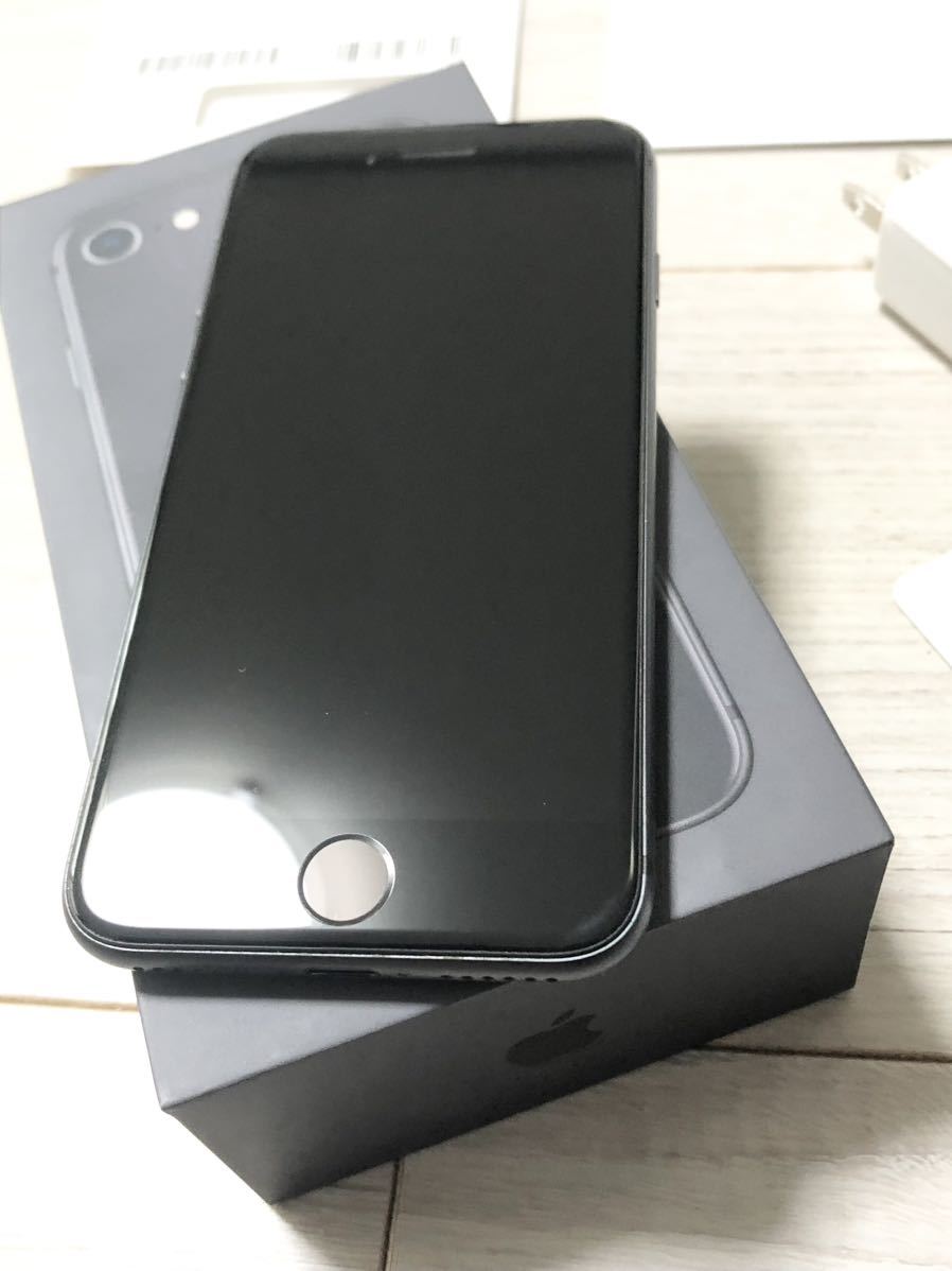 iPhone8 Space Gray 64GB SIMフリー 箱/アダプタ付き-