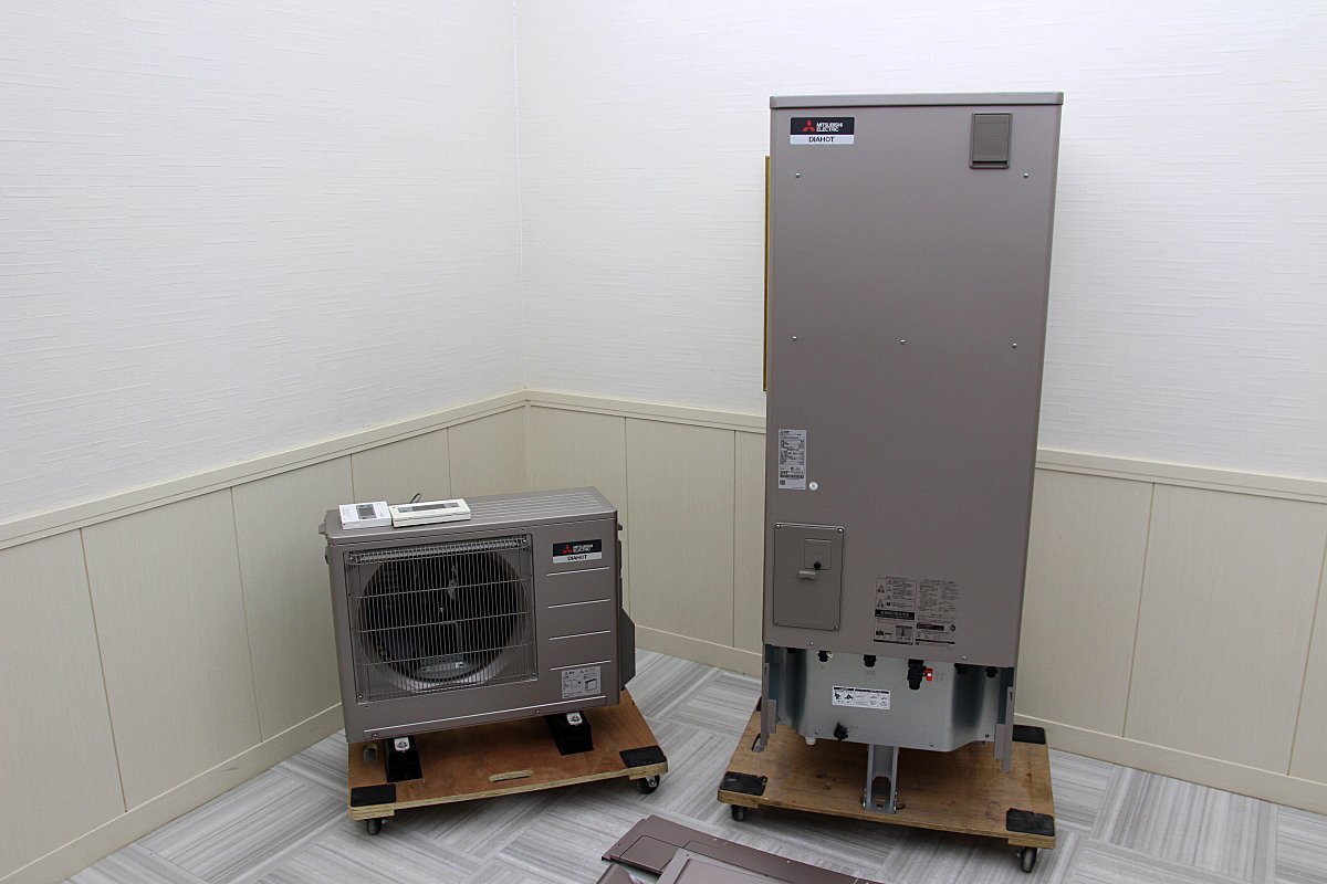 欲しいの 21年 超美品!三菱 お風呂台所 リモコン付 単相200V 温水ボイラー SRT-ST375UA-E6 野外形 370L 電気温水器 家庭用 給湯設備 欲しいの 21年 超美品!三菱 お風呂台所 リモコン付 単相200V 温水ボイラー SRT-ST375UA-E6 野外形 370L 電気温水器 家庭用 給湯設備