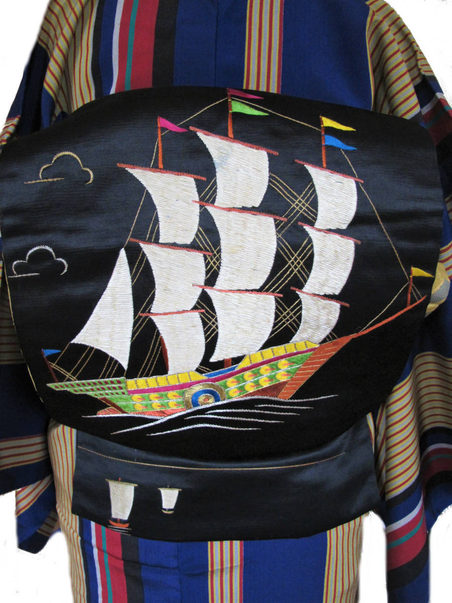 ポップカラーの帆船　アンティーク総刺繍名古屋帯　黒繻子