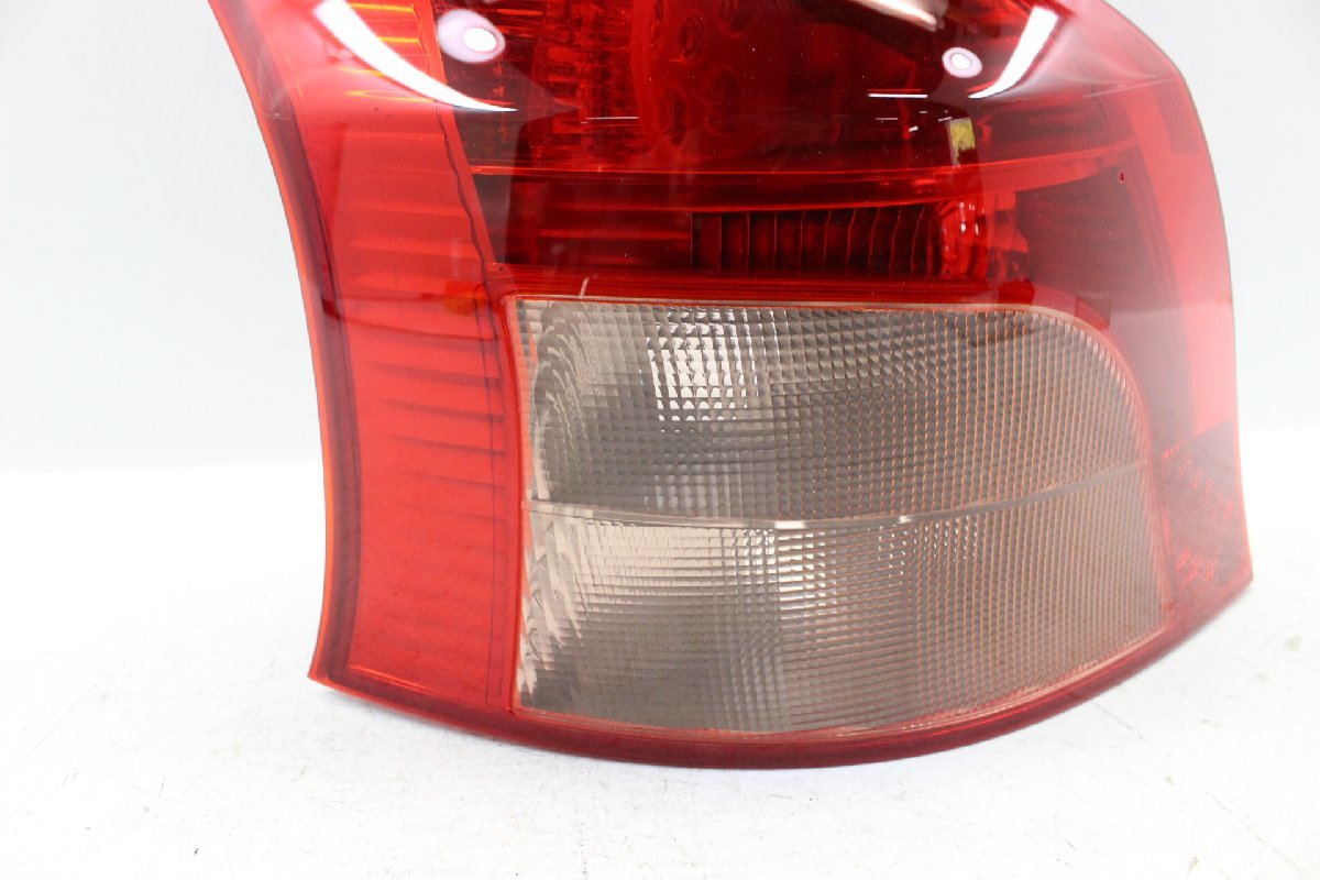  beautiful goods Vitz SCP90 previous term LED tail lamp left left side Koito 52-142 engrave 1 81560-52470 290906