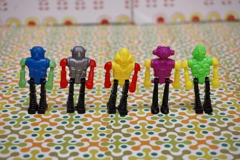昭和レトロなミニサイズのロボット人形5個セット 玩具 おもちゃ ミニチュア 雑貨の画像2