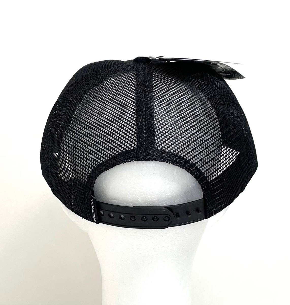 VOLCOM ボルコム D5532306BLK② 帽子 メッシュキャップ MeshCap コーデュロイ 刺繍 ブラック色 チーズハット ヴォルコム 新品即決 送料無料_スナップバック仕様