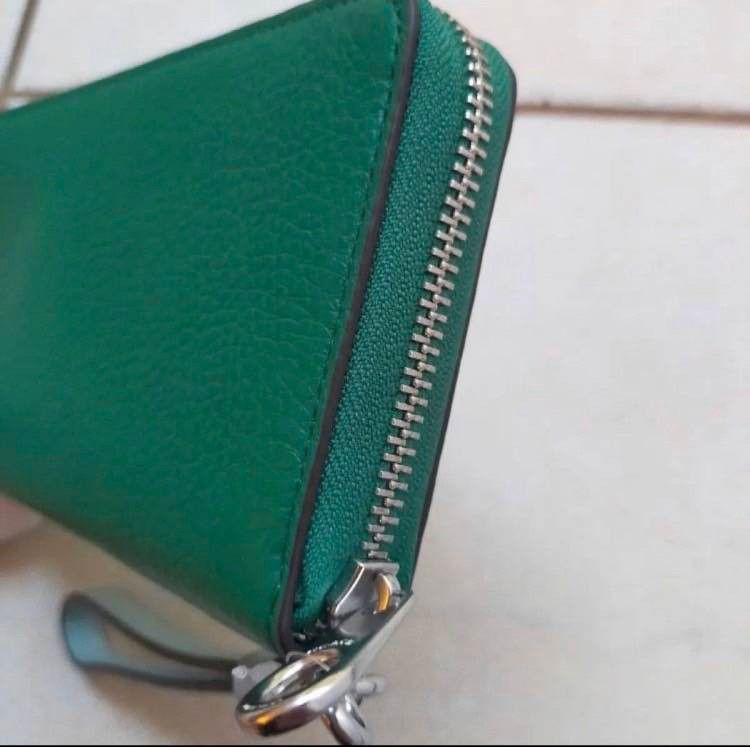 【幸福を呼ぶ幸のグリーン】【新品】 コーチ ファスナー 長財布 グリーン 長財布メンズ コーチ長財布 ラウンドファスナー