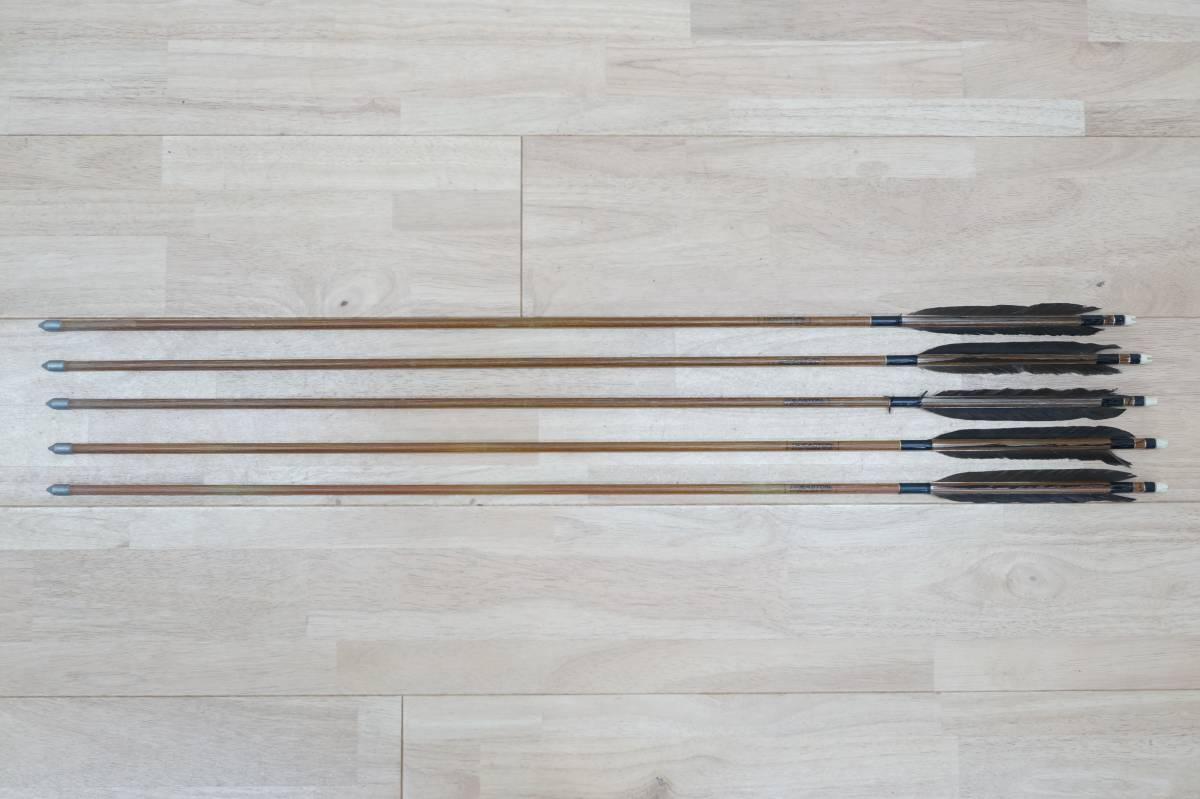  front da:[ bow .] bow arrow 8 pcs set bamboo arrow 3ps.@ total length approximately 94*93*84./ East n carbon arrow KYUDO CARBON 80-23 5ps.@ total length approximately 89.5. archery * free shipping *