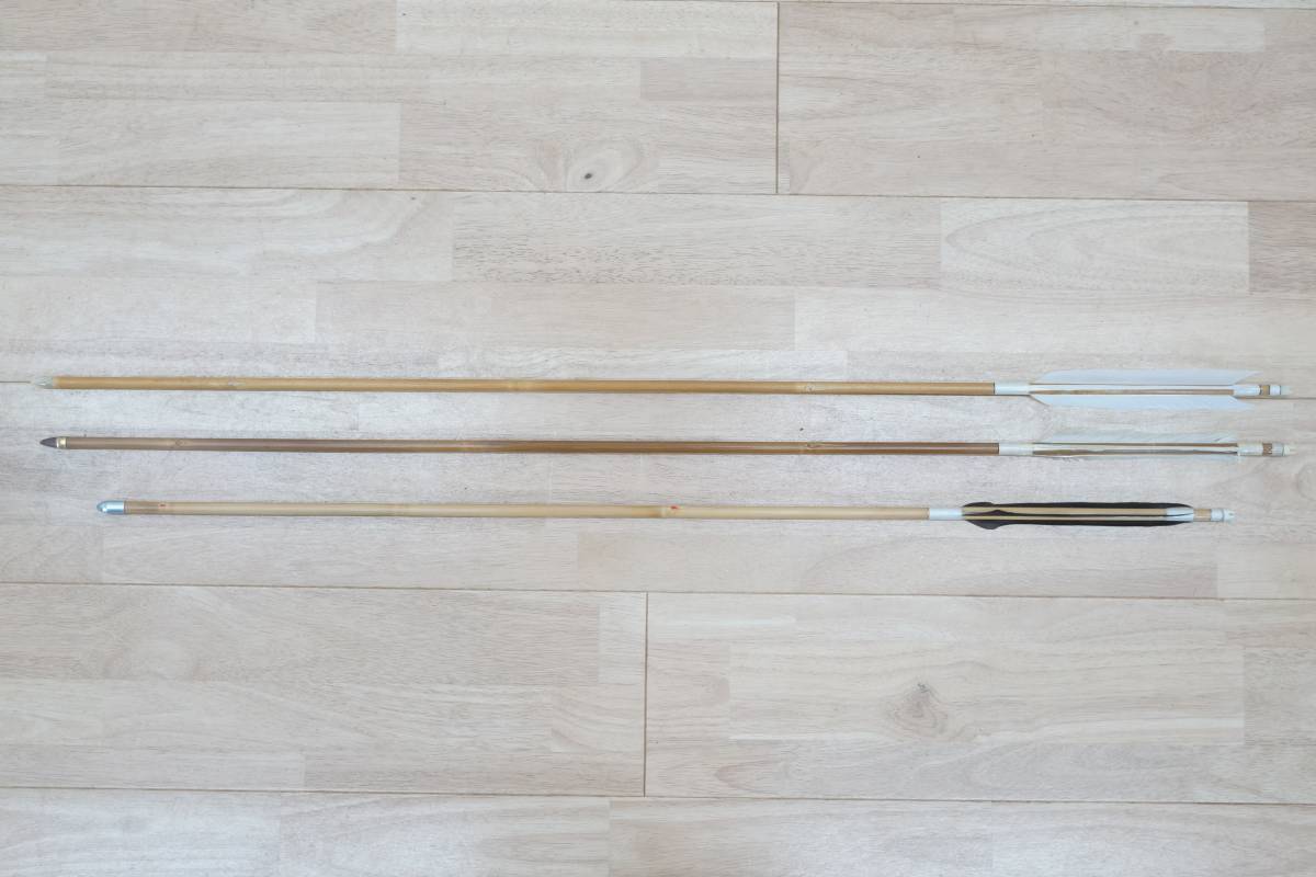  front da:[ bow .] bow arrow 8 pcs set bamboo arrow 3ps.@ total length approximately 94*93*84./ East n carbon arrow KYUDO CARBON 80-23 5ps.@ total length approximately 89.5. archery * free shipping *