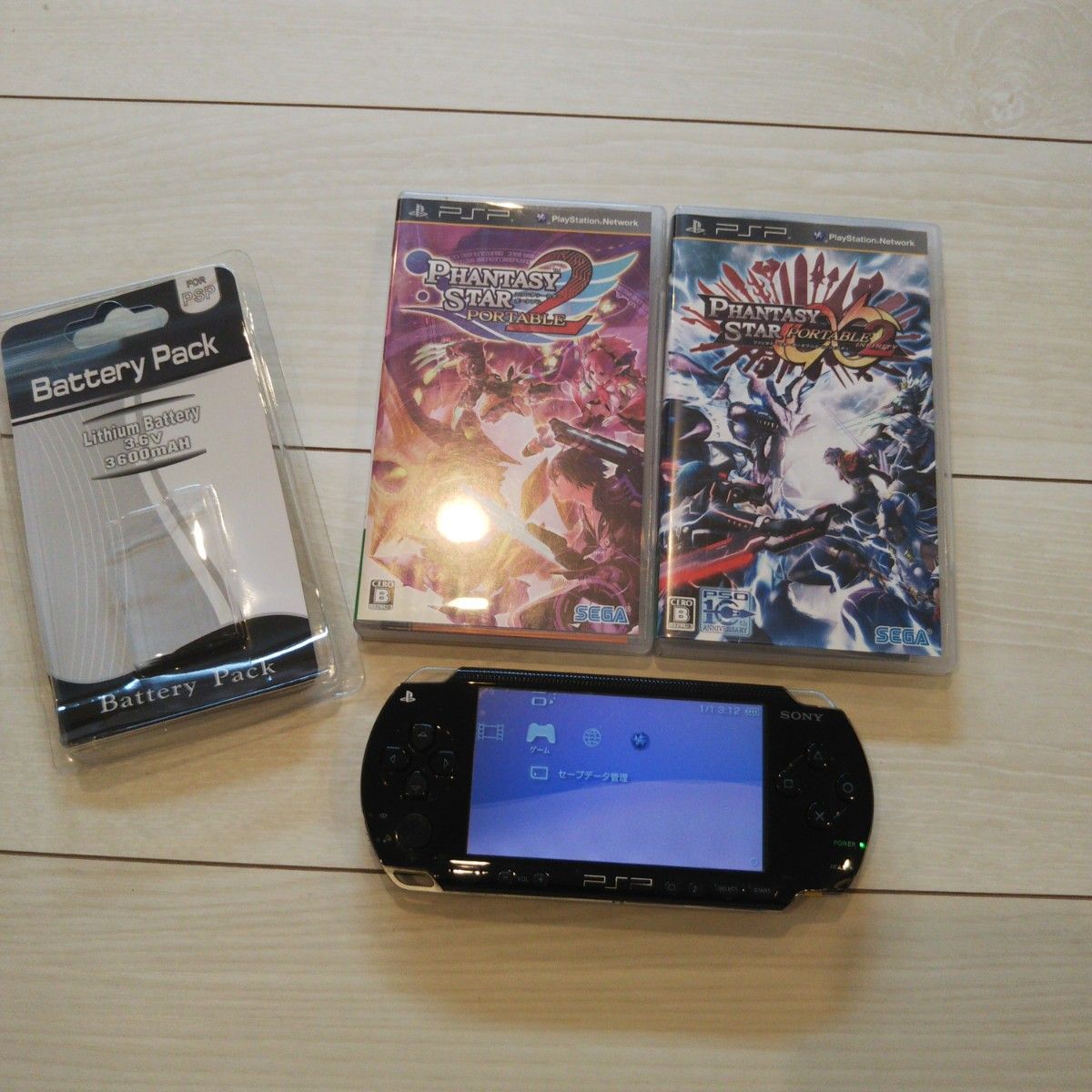 超美品 psp本体 黒3 新品バッテリー ゲーム2つ付き 動作OK 除菌 超美品 psp本体 黒3 新品バッテリー ゲーム2つ付き 動作OK 除菌