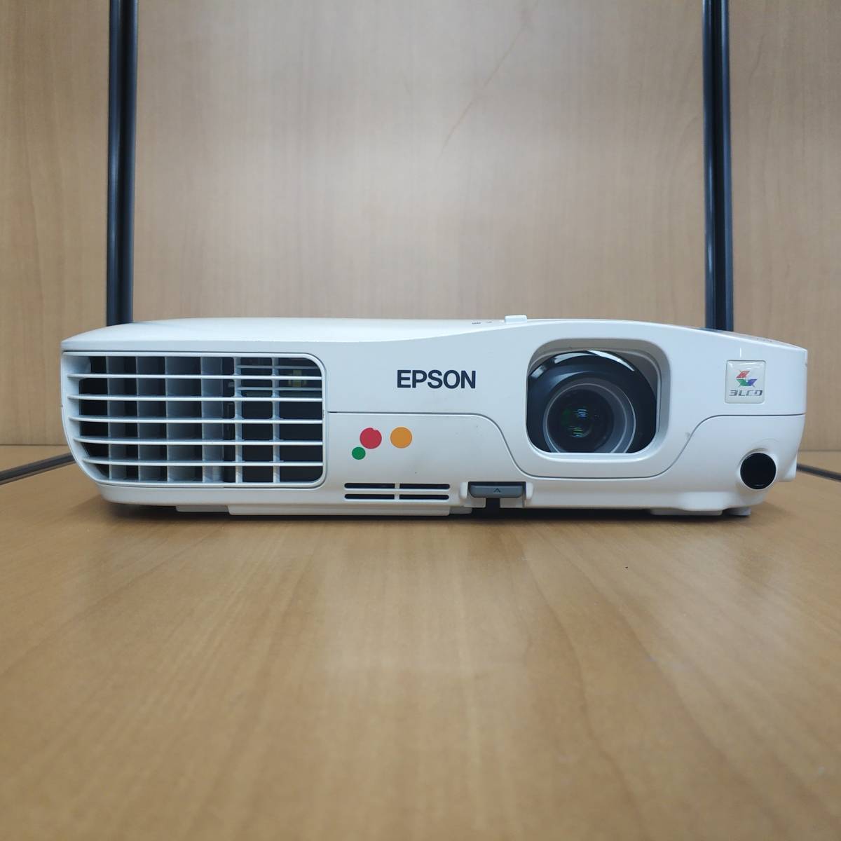 EPSON プロジェクター EB-X8/2500lm/XGA対応/軽量2.3kg★通電,動作確認済み_画像4