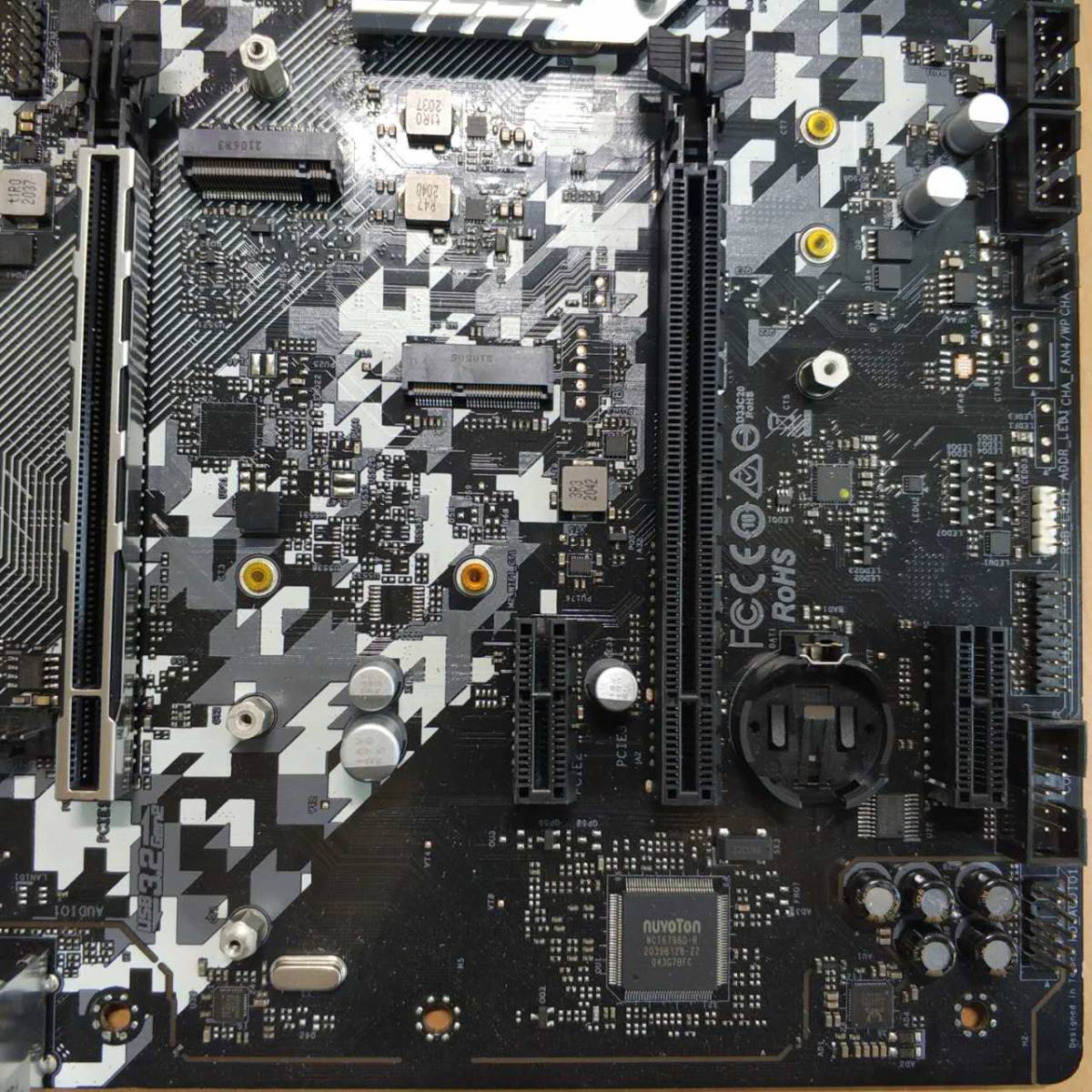 ASRock B550 TW/ATX マザーボード/Soket AM4/AMD Ryzen 対応/PCパーツ 自作PC DIY 修理材料★通電,BIOS確認済み_画像4