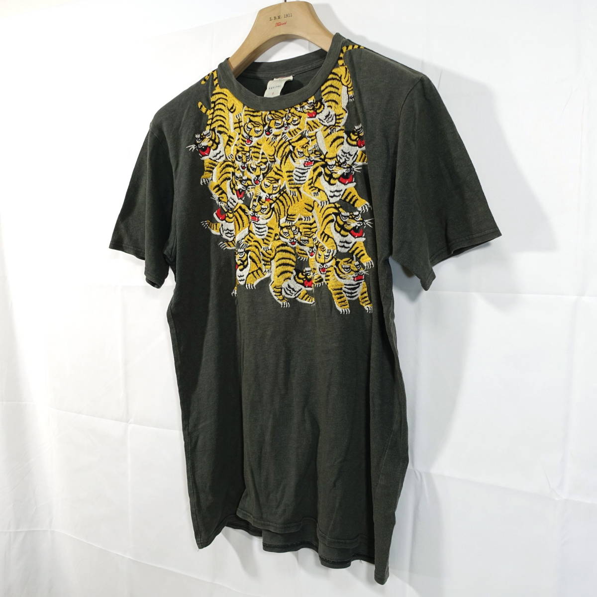 【良品】キャピタル　虎刺繍Ｔシャツ　Kapital　サイズ２（Ｍ相当）　チャコールグレー_画像2