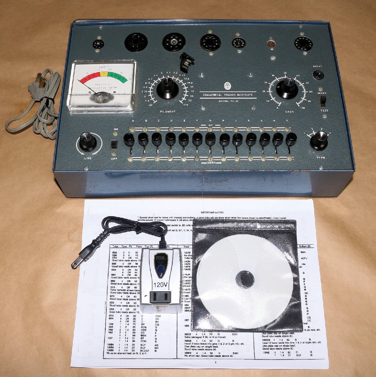 ビンテージ CTI 社製 真空管試験機 TC-20 昇圧トランス付き 使いやすく高性能な格好良い試験器 S1