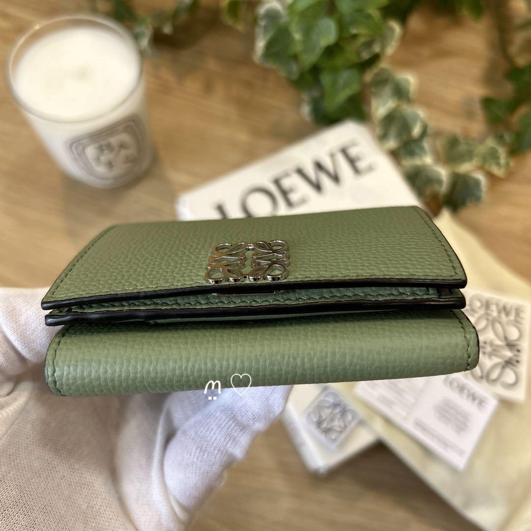 送料無料 LOEWE ロエベ アナグラムトライフォールドウォレット 送料無料 LOEWE ロエベ アナグラムトライフォールドウォレット