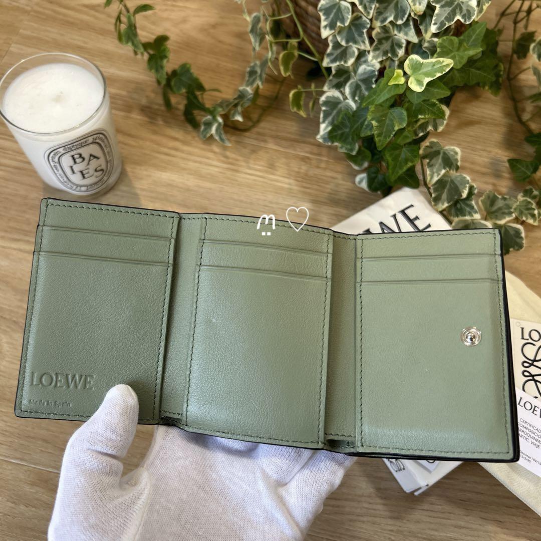 送料無料 LOEWE ロエベ アナグラムトライフォールドウォレット 送料無料 LOEWE ロエベ アナグラムトライフォールドウォレット