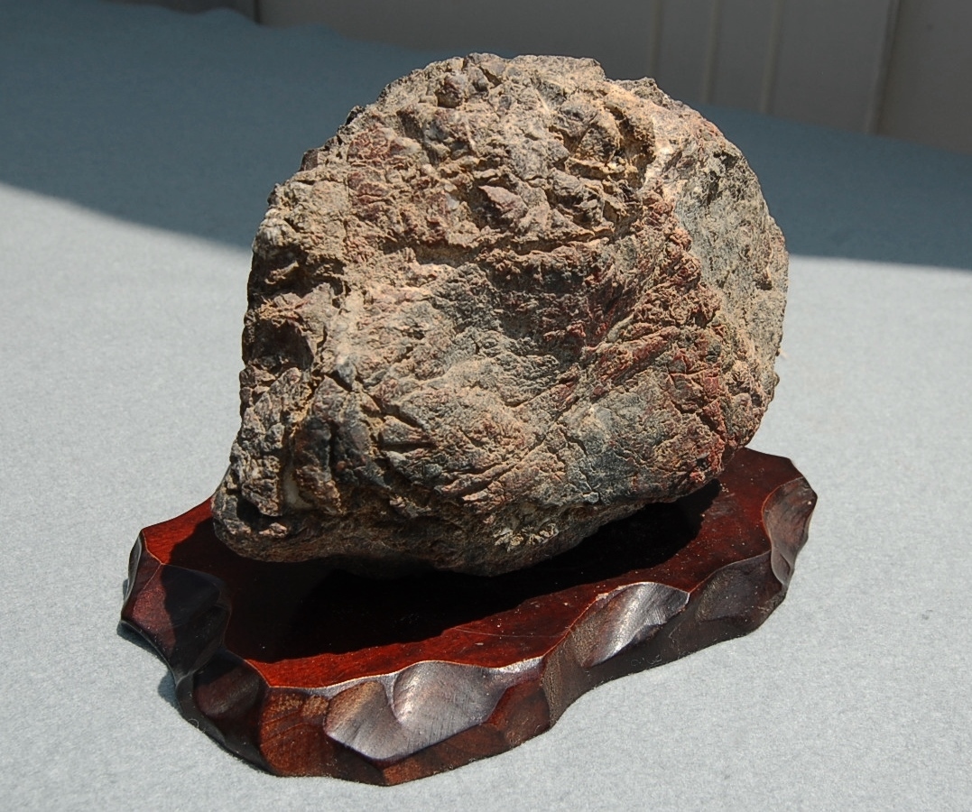 鉱物　原石　赤茶色　約2㎏　花台の上に_画像3