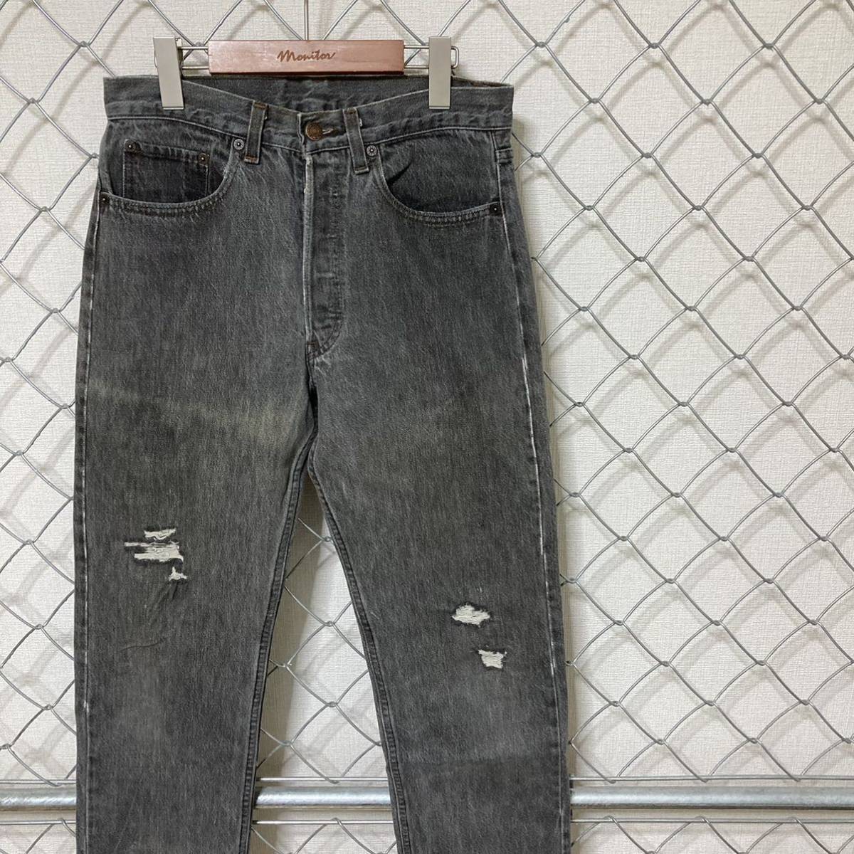 90s Levi's 501-0658 リーバイス USA製 先染ブラック デニムパンツ ジーンズ ダメージ 31×32_画像1