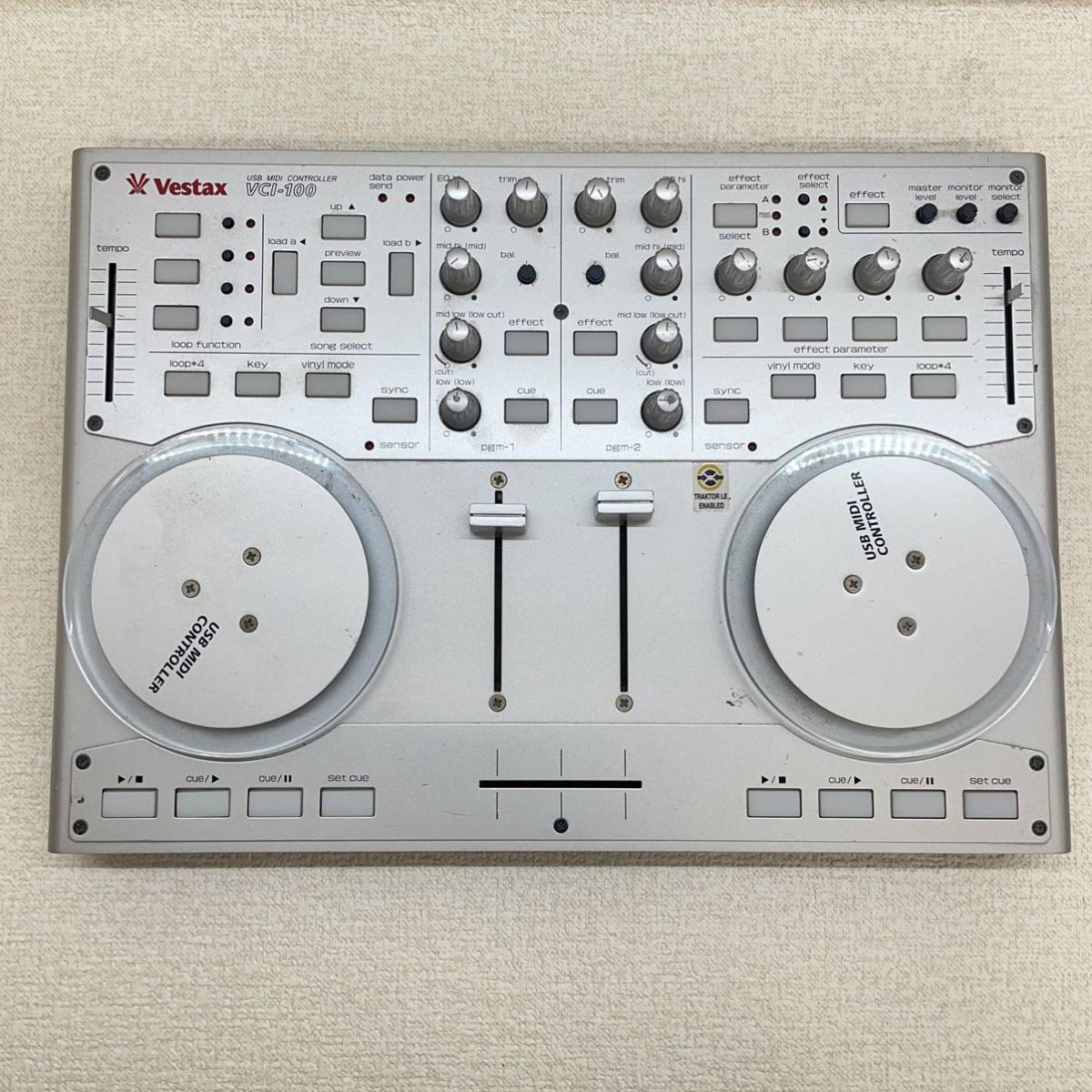 C4）Vestax VCI-100 ベスタックス USB DJ MIDI コントローラー動作未確認　ジャンク品扱い（9）_画像1