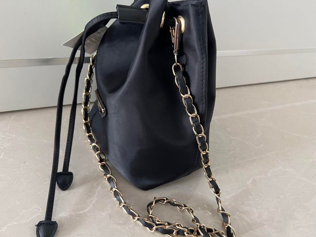 PRADA プラダ ノベルティ ポーチ 巾着 チェーン付 チェーン PRADA プラダ ノベルティ ポーチ 巾着 チェーン付 チェーン