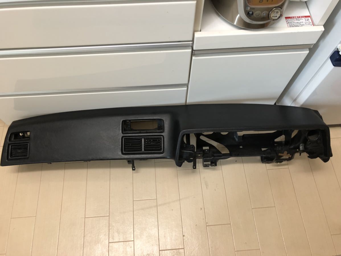 AE86 後期 純正 ダッシュボード オートエアコン無し 端の方に小さな