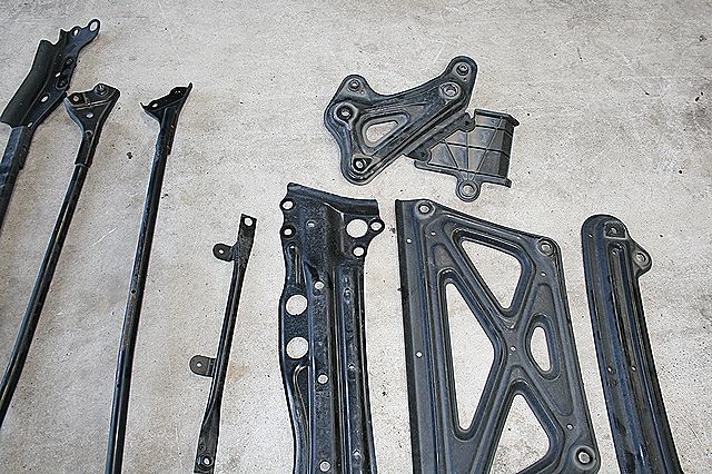 ZVW 40 41 PriusalphaαG`S地板中心支架    原文:ZVW40　41　プリウス　アルファ　α　G`S　フロアセンターブレース