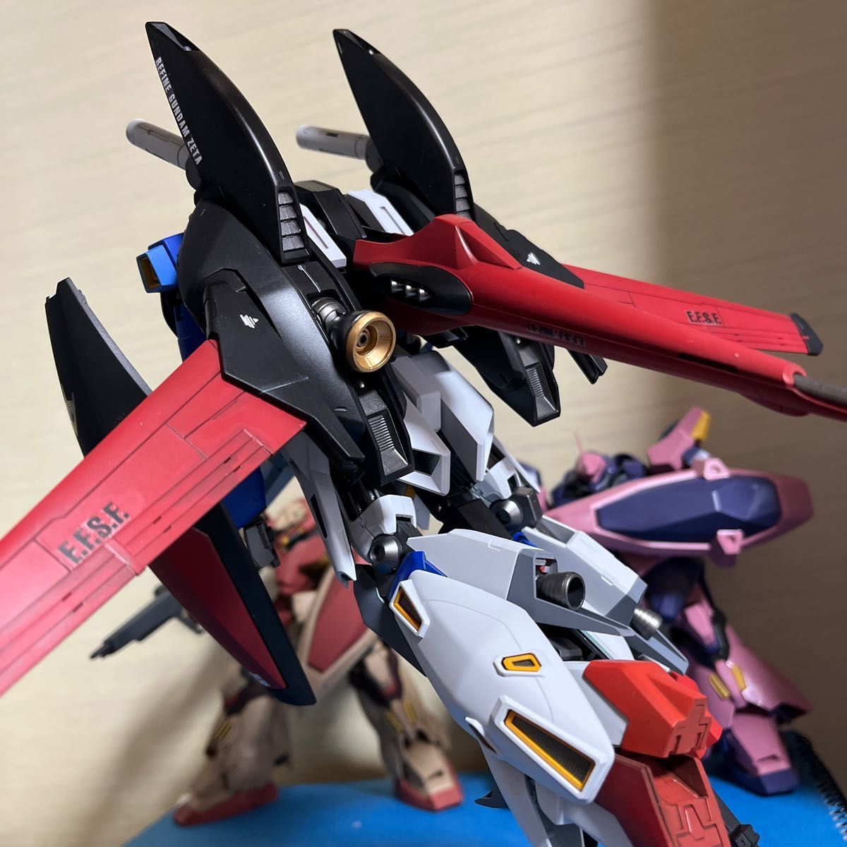 MG 1/100 リ・ガズィ・カスタム 塗装完成品 プレミアムバンダイ 完成品  Zガンダム