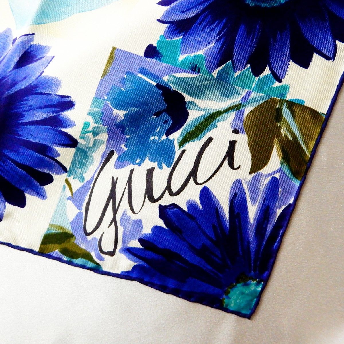 【新品タグ付き】GUCCI スカーフ 花柄 ブルー シルク