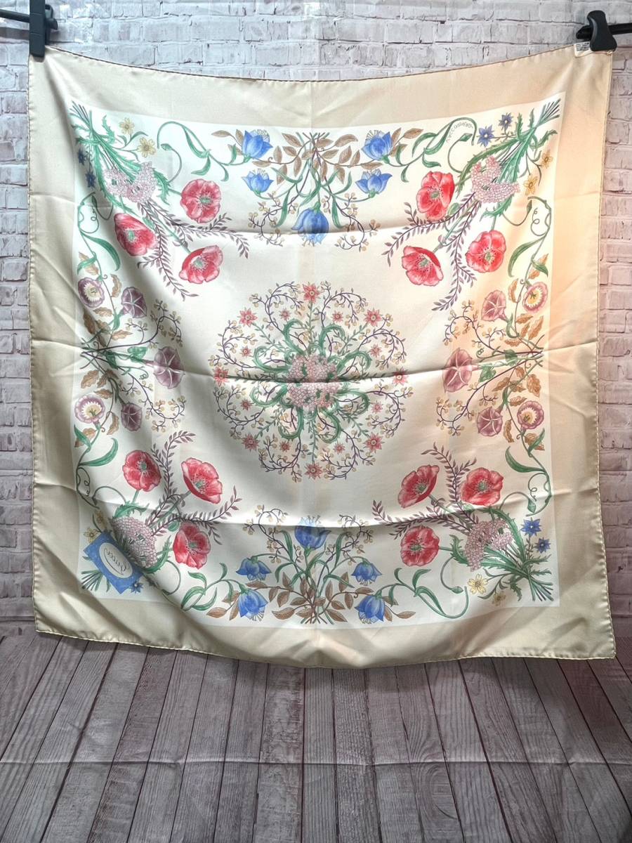 GUCCI グッチ スカーフ ハンカチ バンダナ タグ有り シルク100 GUCCI グッチ スカーフ ハンカチ バンダナ タグ有り シルク100