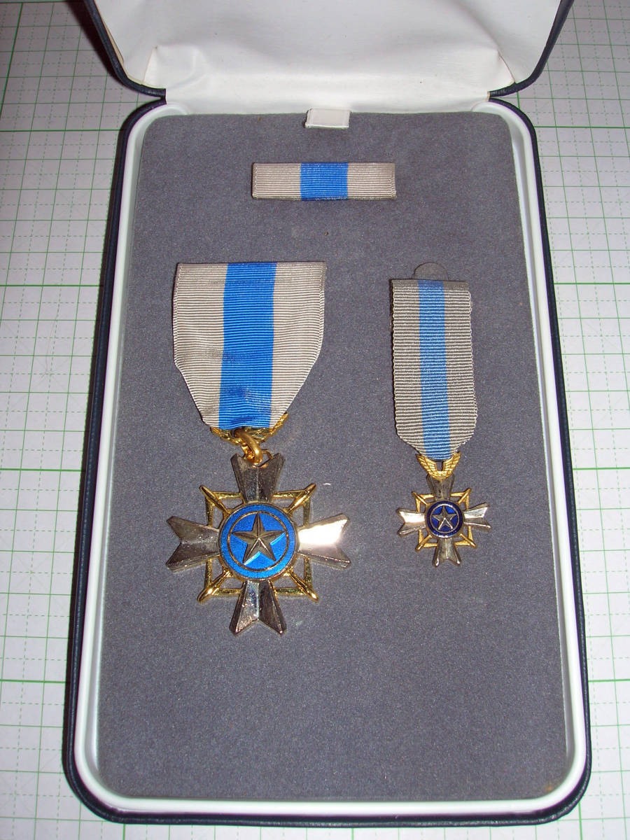 超レア物！ Republic of Vietnam Air Gallantry Cross Medal ケース付フルセット・１点物・新古品