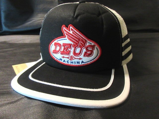 本物正規◆Deus ex Machina デウス◆帽子/メッシュ フラット キャップ SLIPSTREAM■黒/アイボリー■新品 アメリカ購入