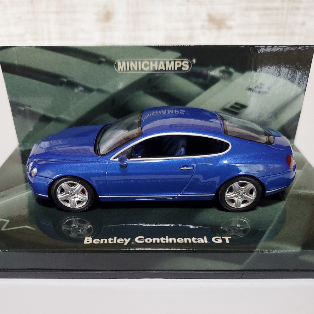 1/43 ミニチャンプス/Bentley Continental GT Blue metallic/ベントレー コンチネンタルGT ブルーメタリック_画像1