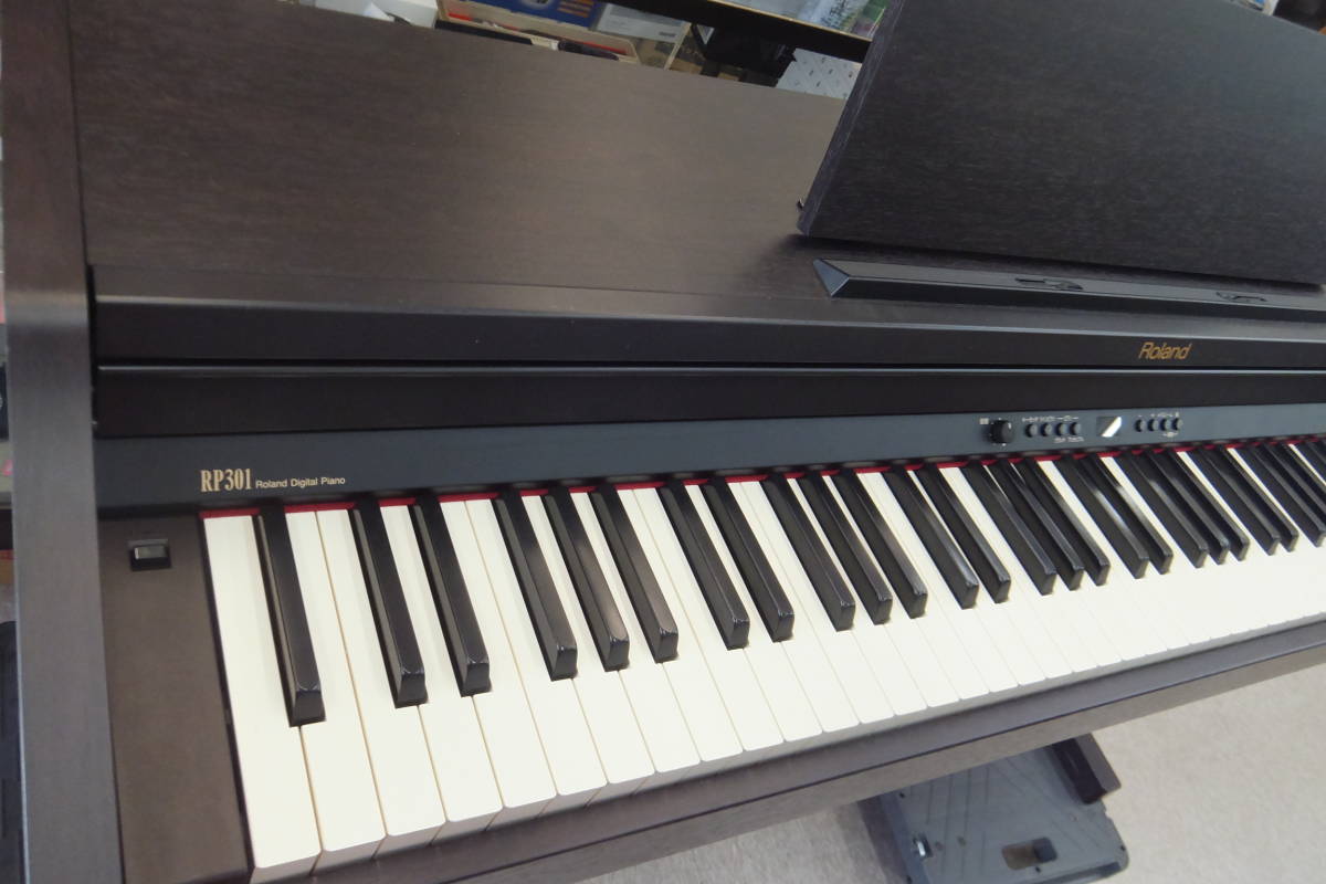中古動作品 Roland ローランド 電子ピアノ デジタルピアノ RP301-RW