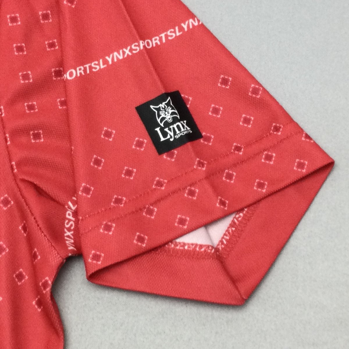 【送料無料】【新品】Lynx メンズ半袖ポロシャツ（吸汗速乾 UVカット）　　S　 　ピンク★32101_左袖のロゴプリント