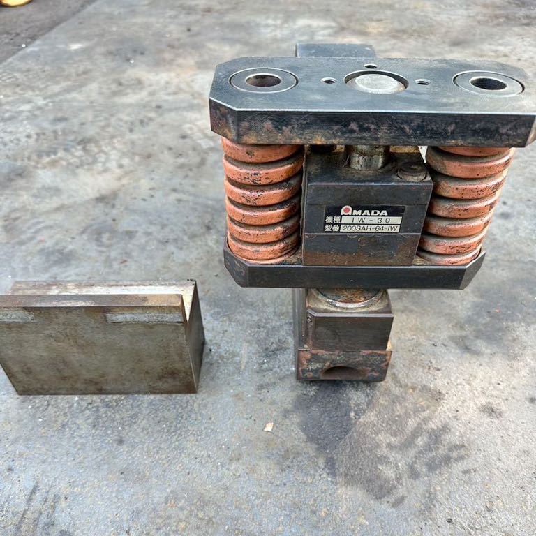 日本最大級 AMADA アマダ 200SAH-64-IW 切断機 中古現状品 IW-30 アイアンワーカー 丸のこ 日本最大級 AMADA アマダ 200SAH-64-IW 切断機 中古現状品 IW-30 アイアンワーカー 丸のこ