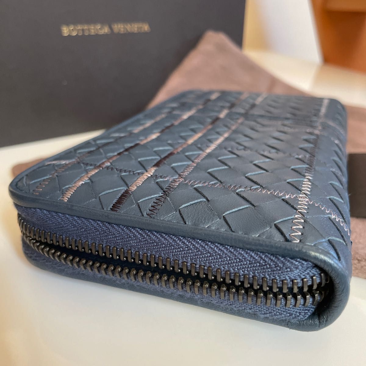 BOTTEGA VENETA ボッテガ ヴェネタ アトラス イントレチャート ラウンドファスナー 長財布 レザー ブルー系