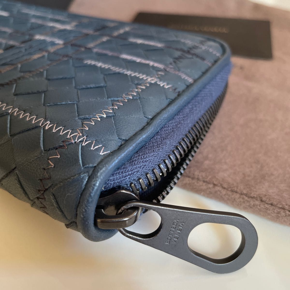 BOTTEGA VENETA ボッテガ ヴェネタ アトラス イントレチャート ラウンドファスナー 長財布 レザー ブルー系