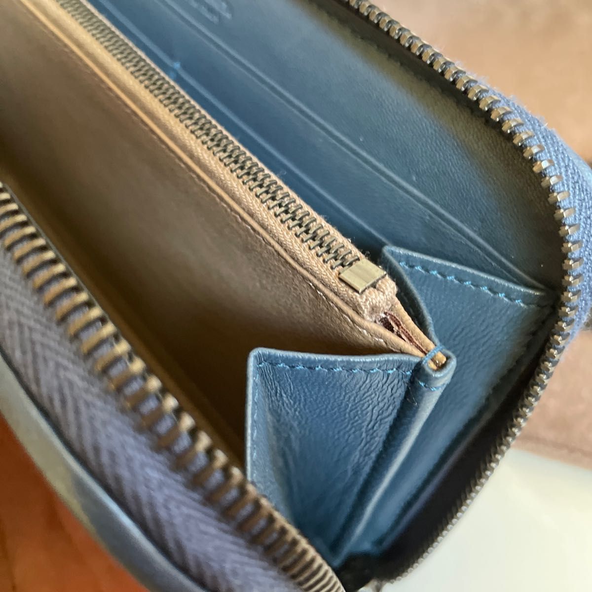 BOTTEGA VENETA ボッテガ ヴェネタ アトラス イントレチャート ラウンドファスナー 長財布 レザー ブルー系