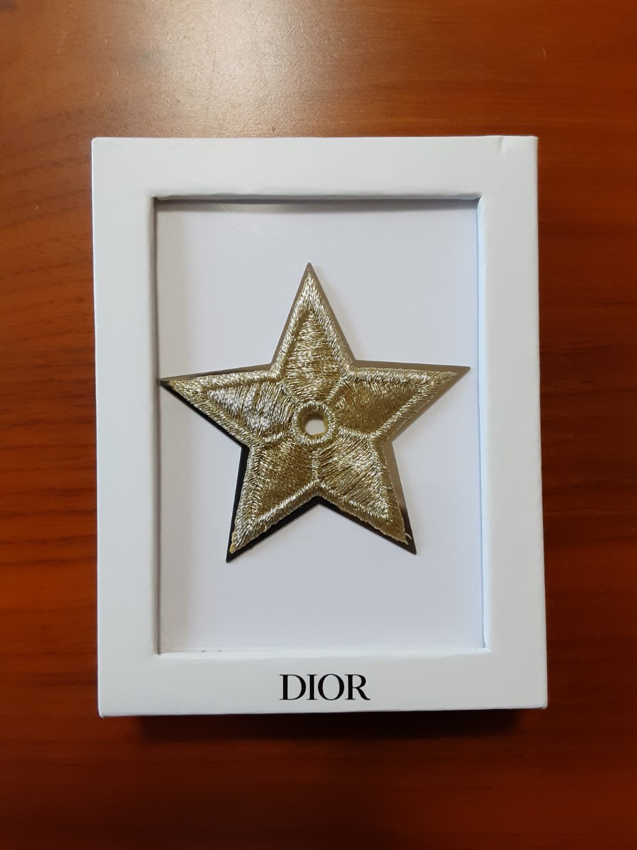 クリスチャンディオール/ノベルティ/スター/星/ゴールド/GOLD/ピンバッジ/未使用/非売品/Dior/ディオール/Christian Dior/幸運の星_画像1