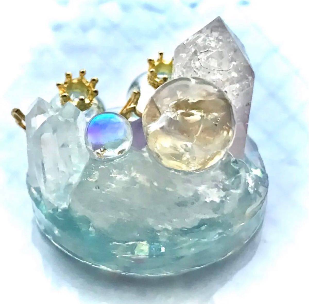 * angel. ..*orugo Night * aquamarine * rose quartz * citrine * amethyst *f Rollei to* crystal *