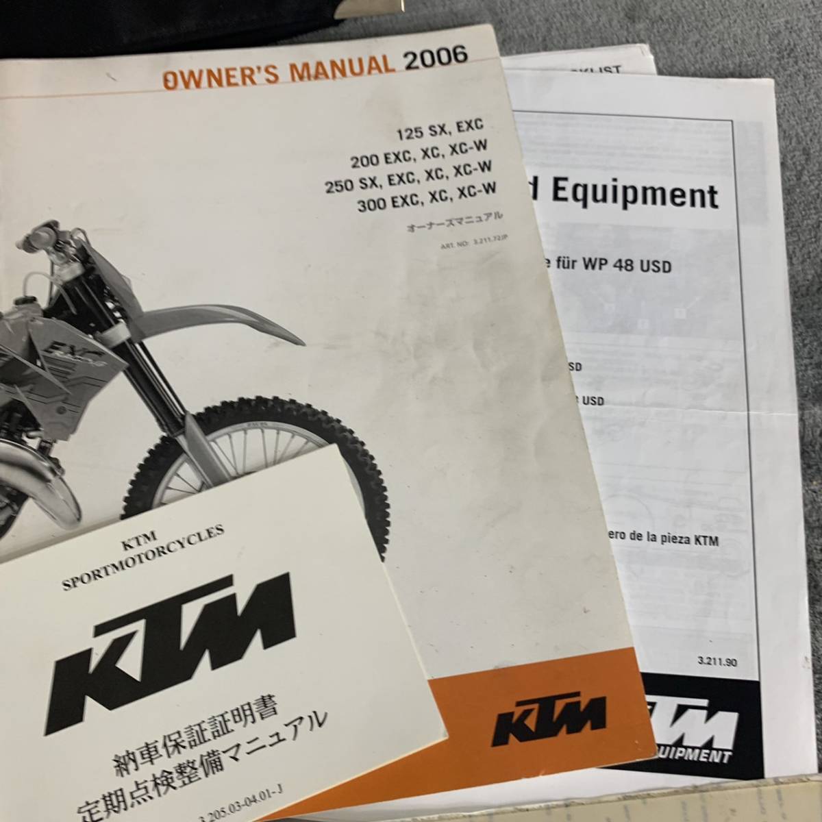 125 SX, EXC 200 250 300 EXC XC XC-W, KTM オーナーズマニュアル スペアパーツマニュアル 取扱説明書 英語版 個人宛は支店止めのみ_画像3