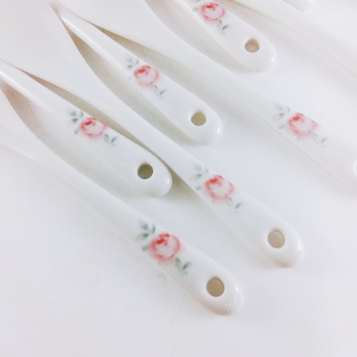 【美品】スプーン 10点セット 陶器製 薔薇 花柄 陶器 スプーン おしゃれ 可愛い お弁当 ラーメン カトラリー カレー ディナースプーン_画像5