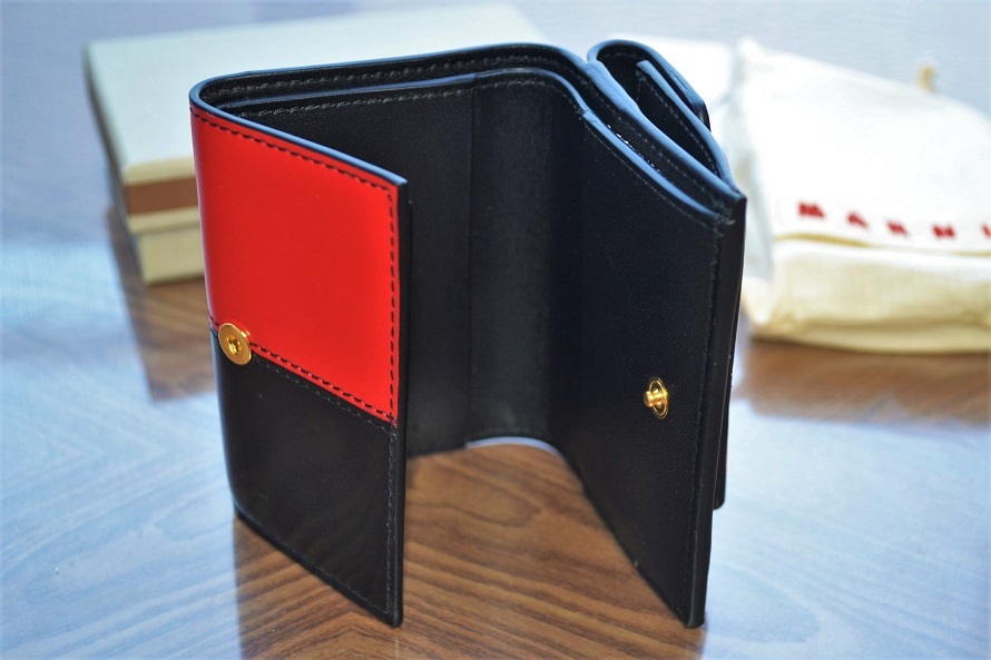 MARNI マルニ TRUNK トランク trifold wallet パテント系レザー コンパクト 三つ折り 財布 未使用_画像6