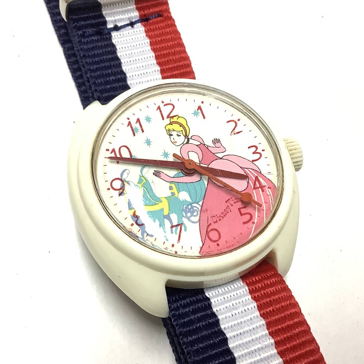 [ Showa Retro * редкий, работа средний ] Seiko SEIKO Disney время sinterela механический завод наручные часы герой часы 