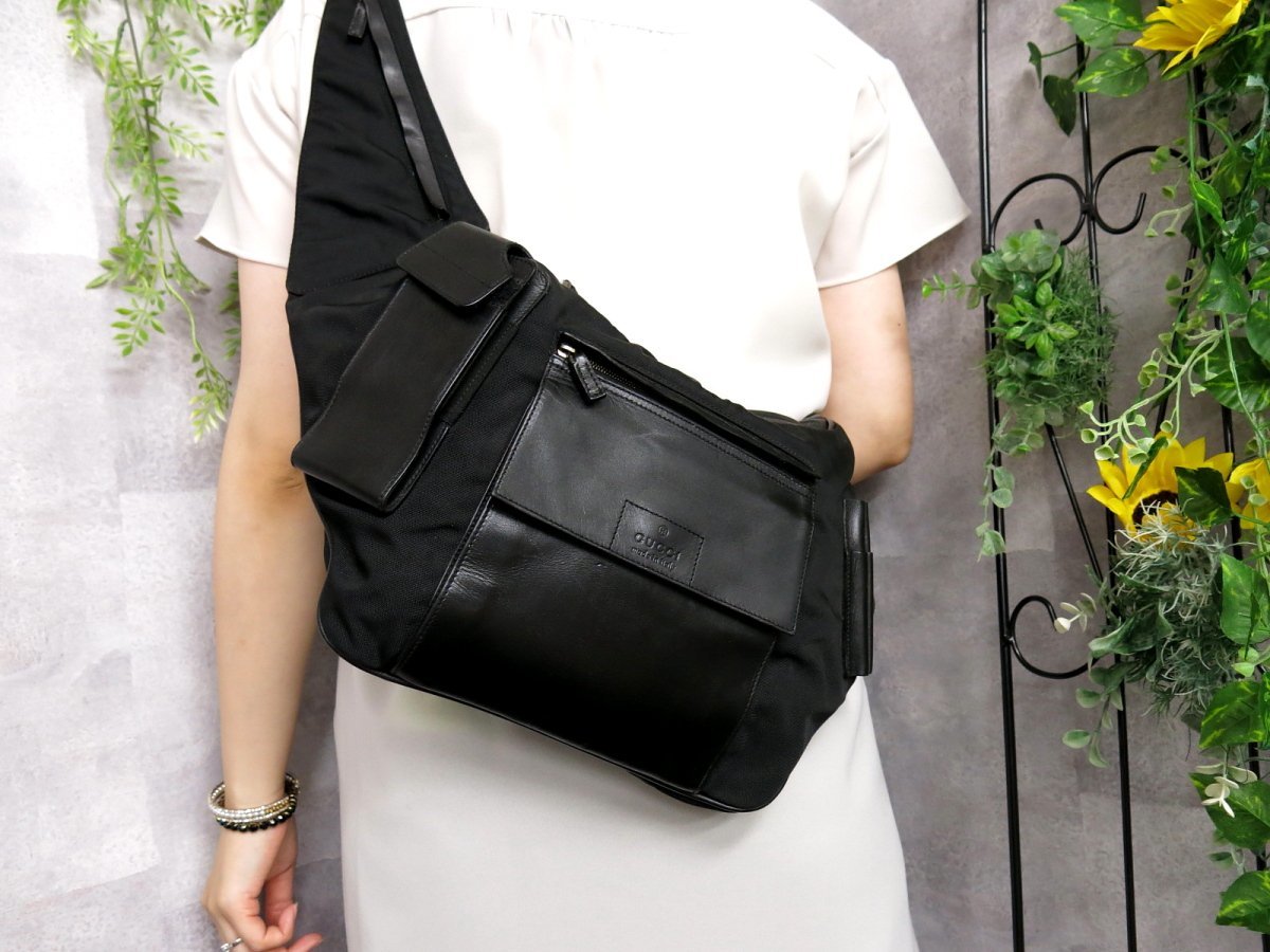 ○超美品○GUCCI グッチ○メンズ○ロゴ型押し○ナイロンキャンバス