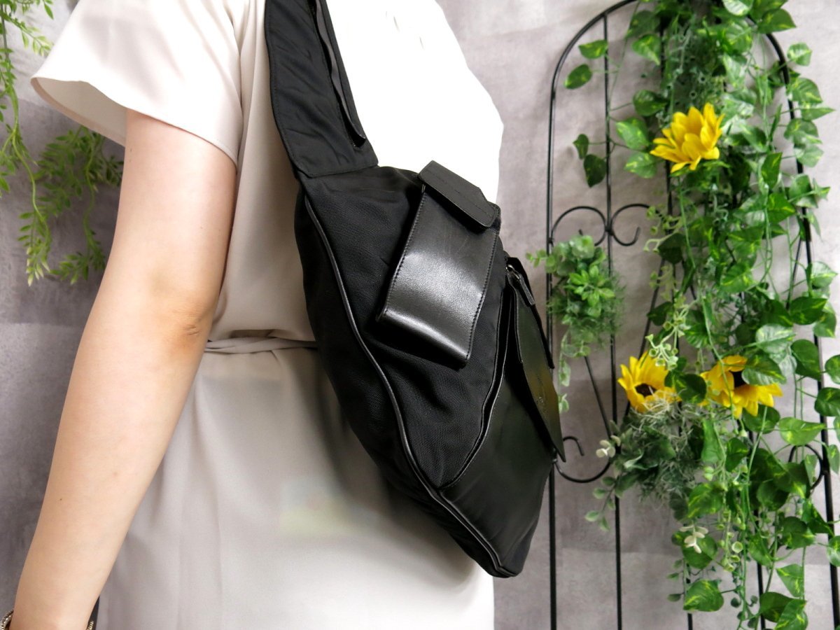 ○超美品○GUCCI グッチ○メンズ○ロゴ型押し○ナイロンキャンバス
