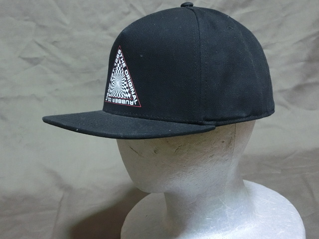 ★USA購入 アメカジ バンズ【VANS】【VANS EST.1966 THE ORIGINAL RUBBER CO.】トライアングルロゴプリント入りCAP BLACK★_画像6