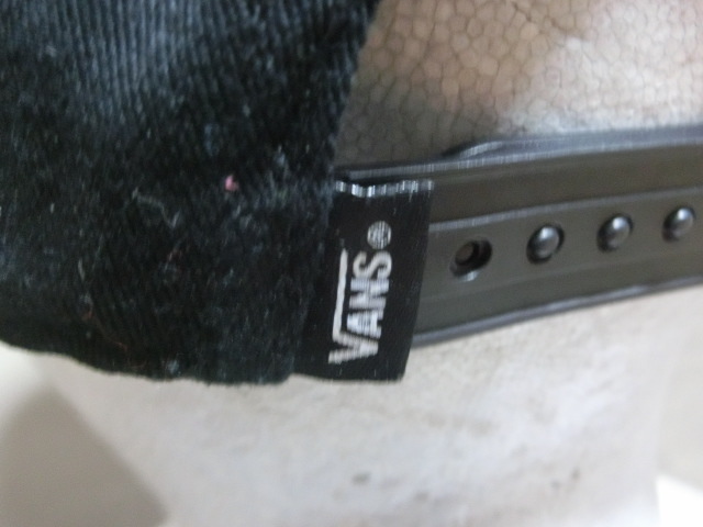 ★USA購入 アメカジ バンズ【VANS】【VANS EST.1966 THE ORIGINAL RUBBER CO.】トライアングルロゴプリント入りCAP BLACK★_画像8