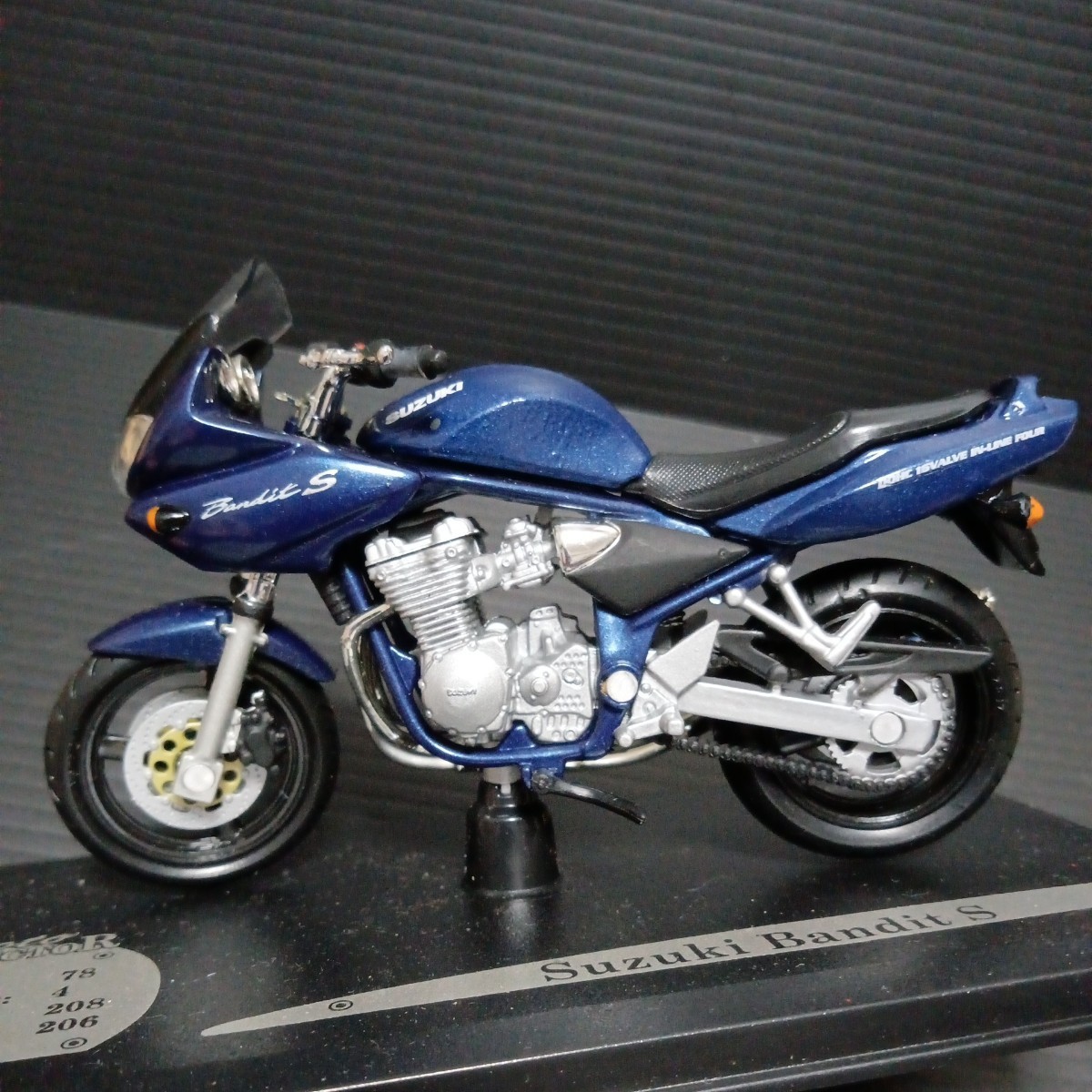 ● ソリド「1/18 Bandit S 」solido バイク ミニカー SUZUKI　バンディット