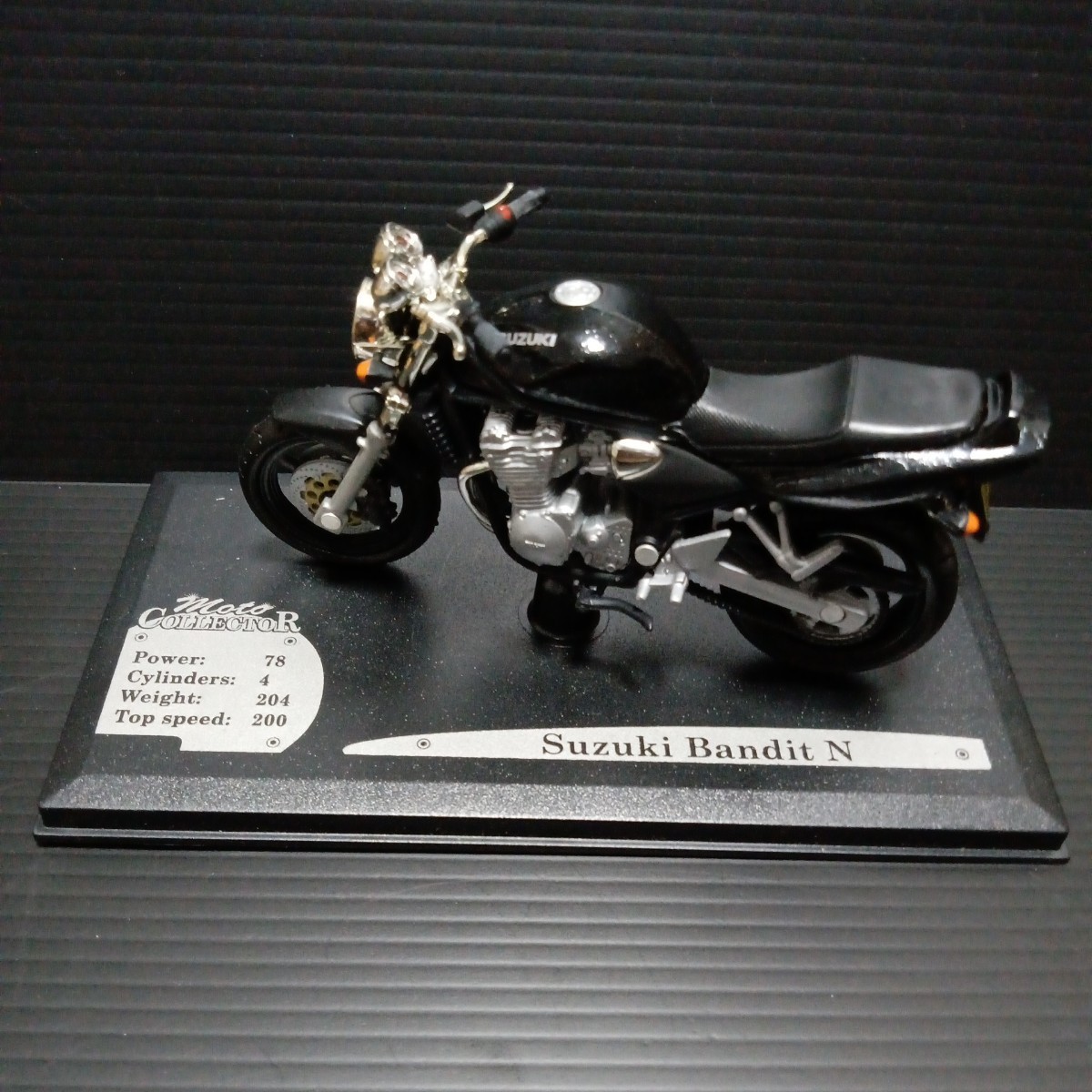 誠実】 ○ ソリド「1/18 SUZUKI バンディット ミニカー バイク